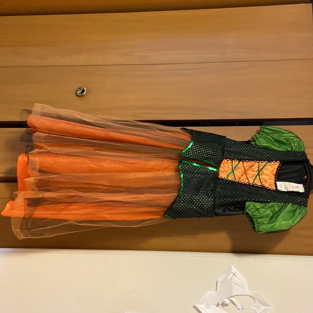 Halloween dress, lights up. - Picture 2 of 10